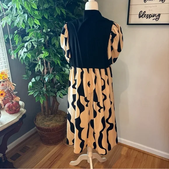 SHEIN Black and Cream Midi Dress - Picture 6 of 6